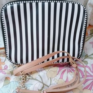 ♥️Henri Bendel Classic Striped Bag/ Electronic Case♥️ unisex